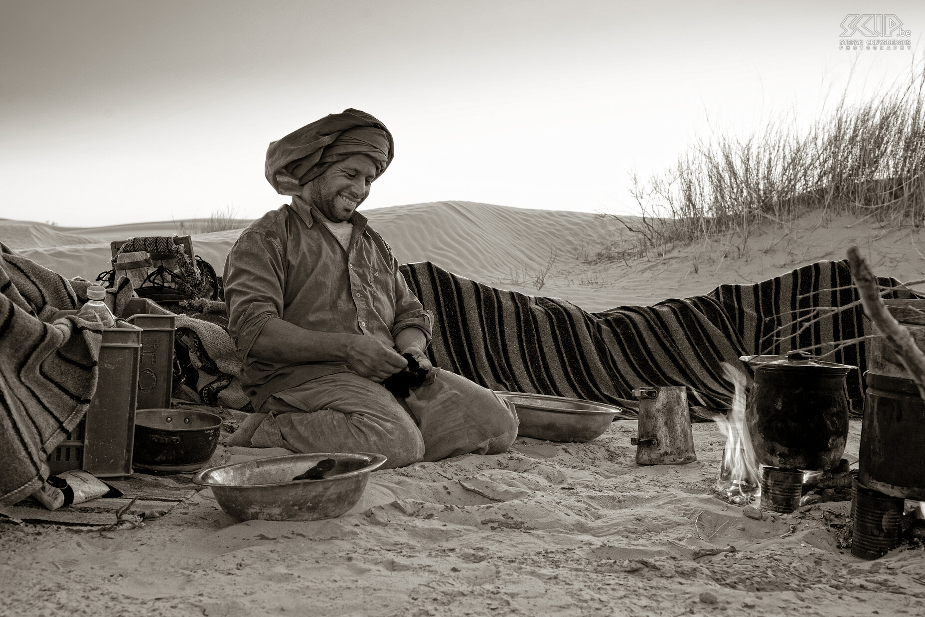 Khamel Our other companion Khamel is preparing our evening meal. Stefan Cruysberghs